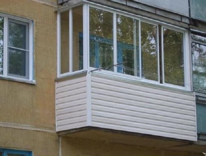 Остекление балкона в хрущевке