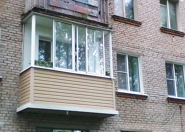 Остекление балкона в хрущевке