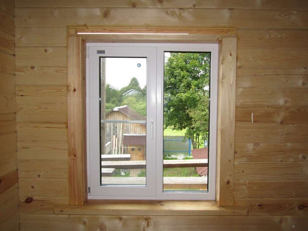Окно отделка пвх. Пластиковые окна на дачу. Окна в деревянном доме. Пластиковые окна в бревенчатом доме. Пластиковые окна в деревянном доме.