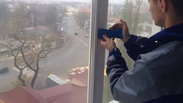 Тонировка окон на балконе: виды и технология монтажа тонировочной пленки