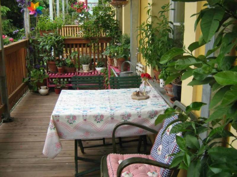 Дизайн выхода из комнаты на балкон