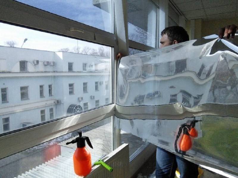 Тонировка окон на балконе: виды и технология монтажа тонировочной пленки