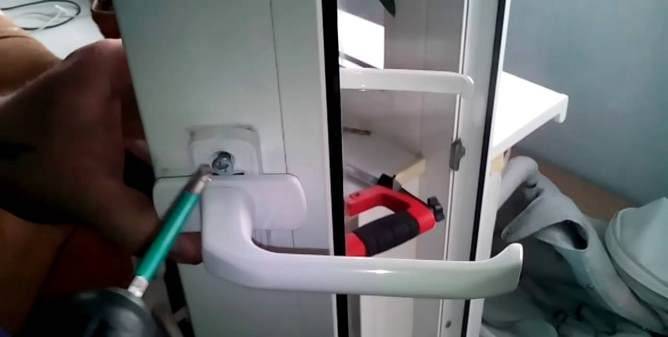 Ручки для балконной пластиковой двери правила выбора и установки