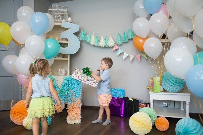 Как украсить комнату на день рождения ребенка